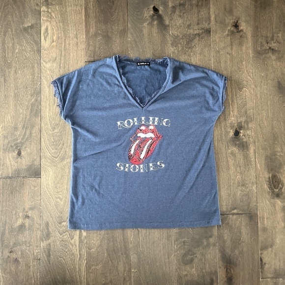 THE ROLLING STONES Blue V Neck Tee with Lace and Tongue Graphic - Picture 1 of 3